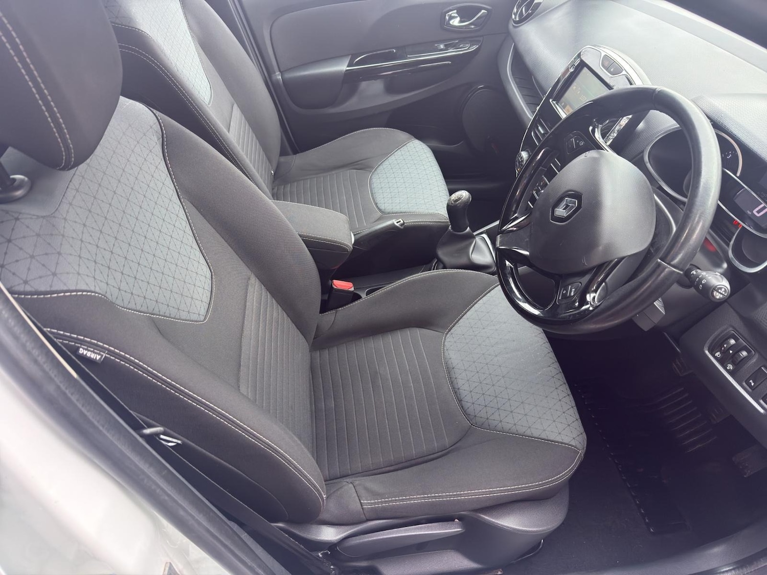 Used Renault Clio 2014 for sale - 77364044: Photo 8