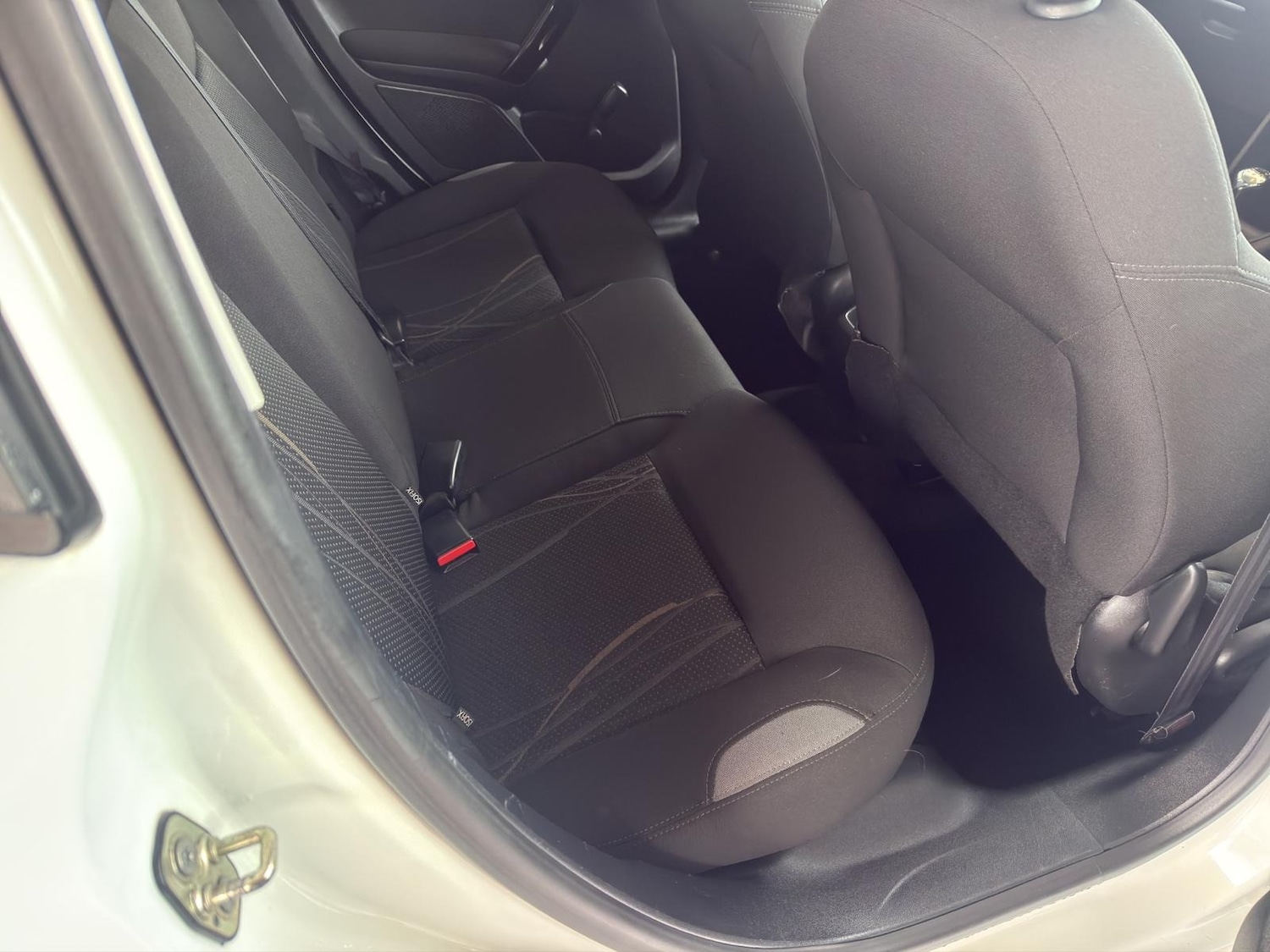 Used Peugeot 208 2012 for sale - 77490401: Photo 13