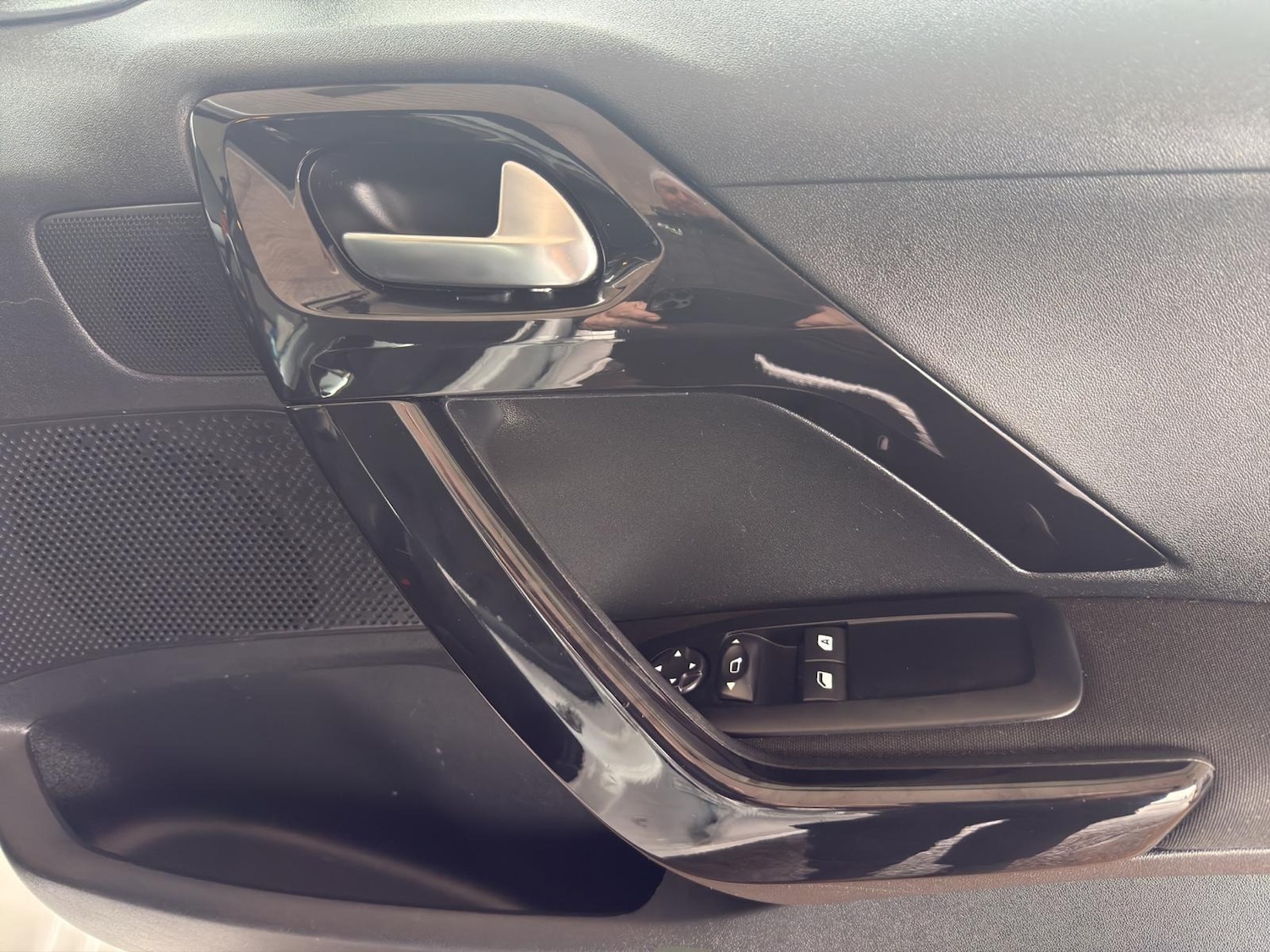 Used Peugeot 208 2012 for sale - 77490401: Photo 16