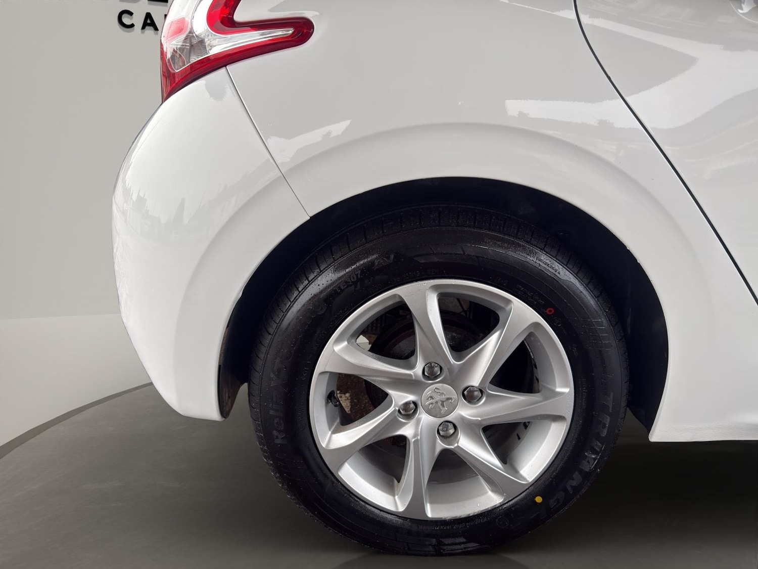 Used Peugeot 208 2012 for sale - 77490401: Photo 22