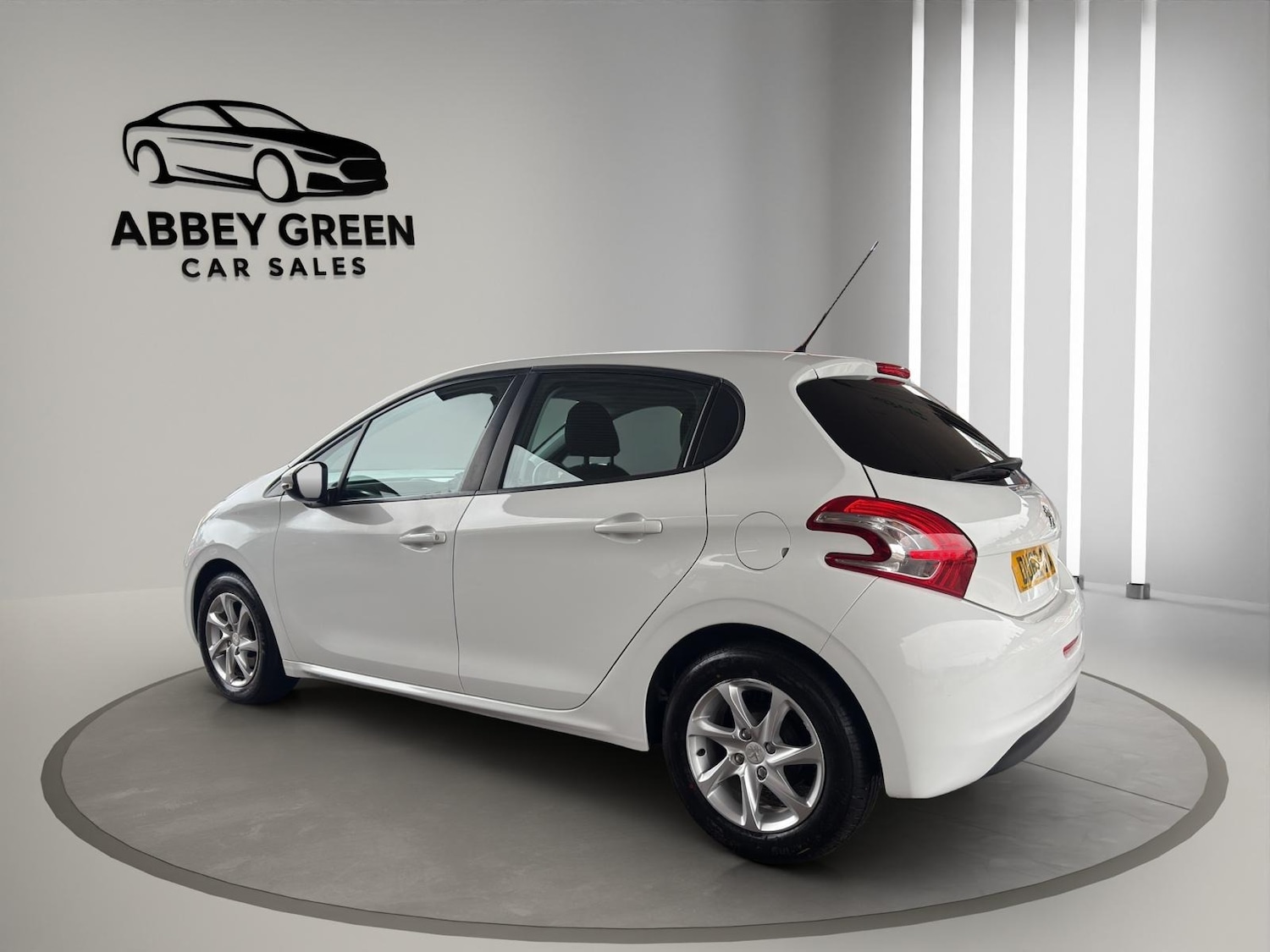 Used Peugeot 208 2012 for sale - 77490401: Photo 3