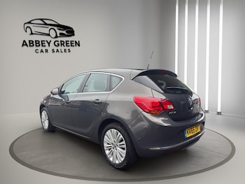 Used Vauxhall Astra 2015 for sale - 77640064: Photo