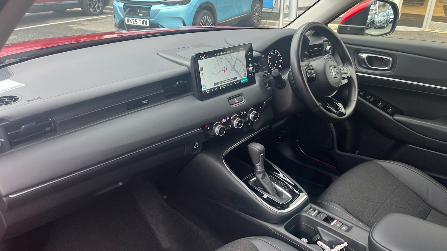 Used Honda HR-V 2023 for sale - 76603249: Photo 2