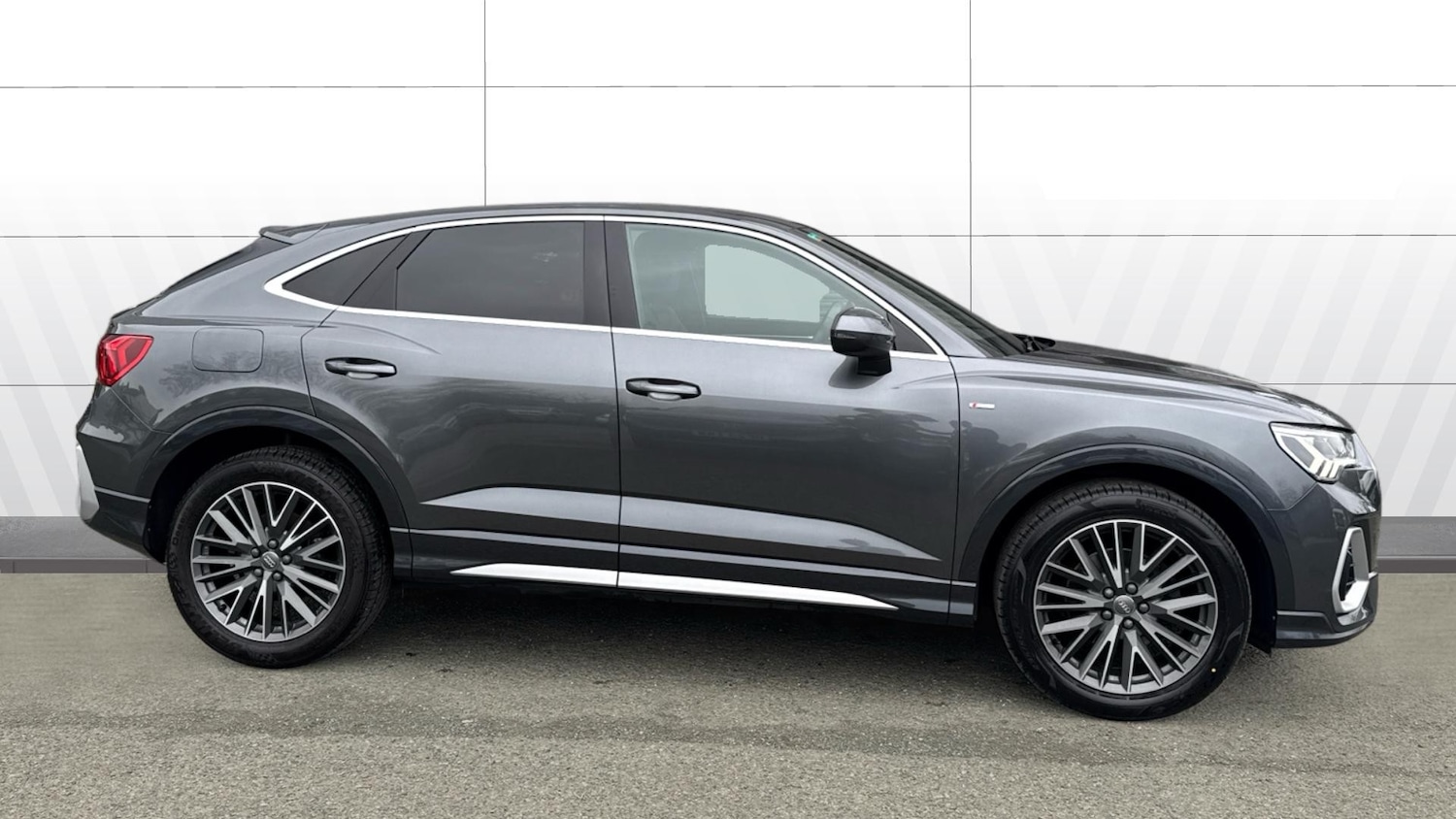 Used Audi Q3 2019 for sale - 77350299: Photo 5