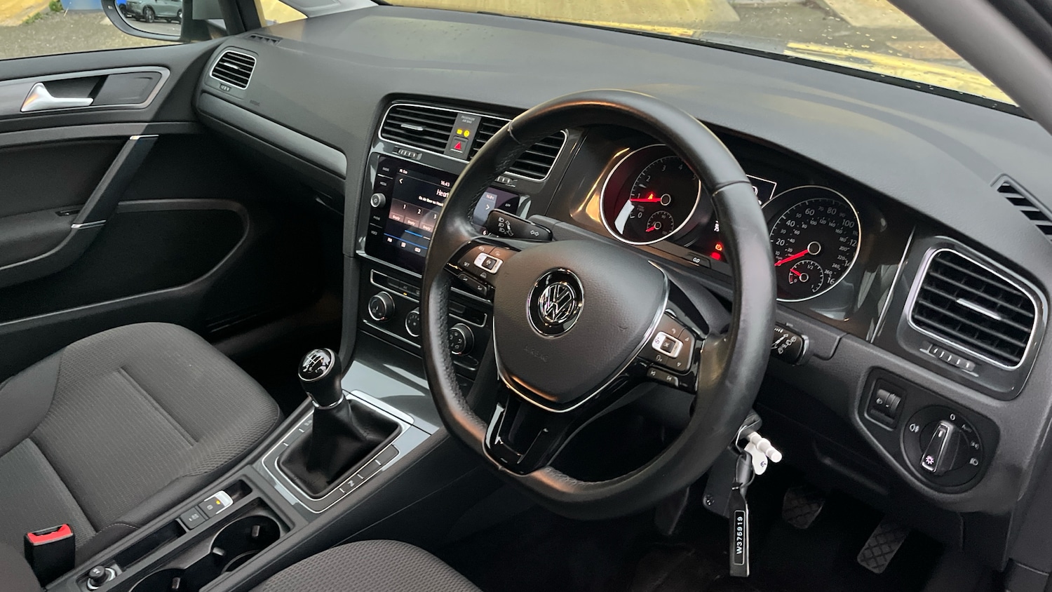 Used Volkswagen Golf 2017 for sale - 76649513: Photo 11