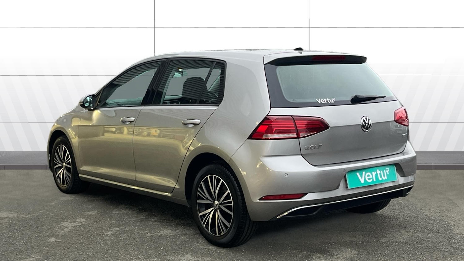 Used Volkswagen Golf 2017 for sale - 76649513: Photo 2