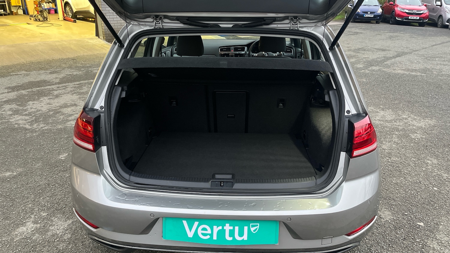 Used Volkswagen Golf 2017 for sale - 76649513: Photo 4