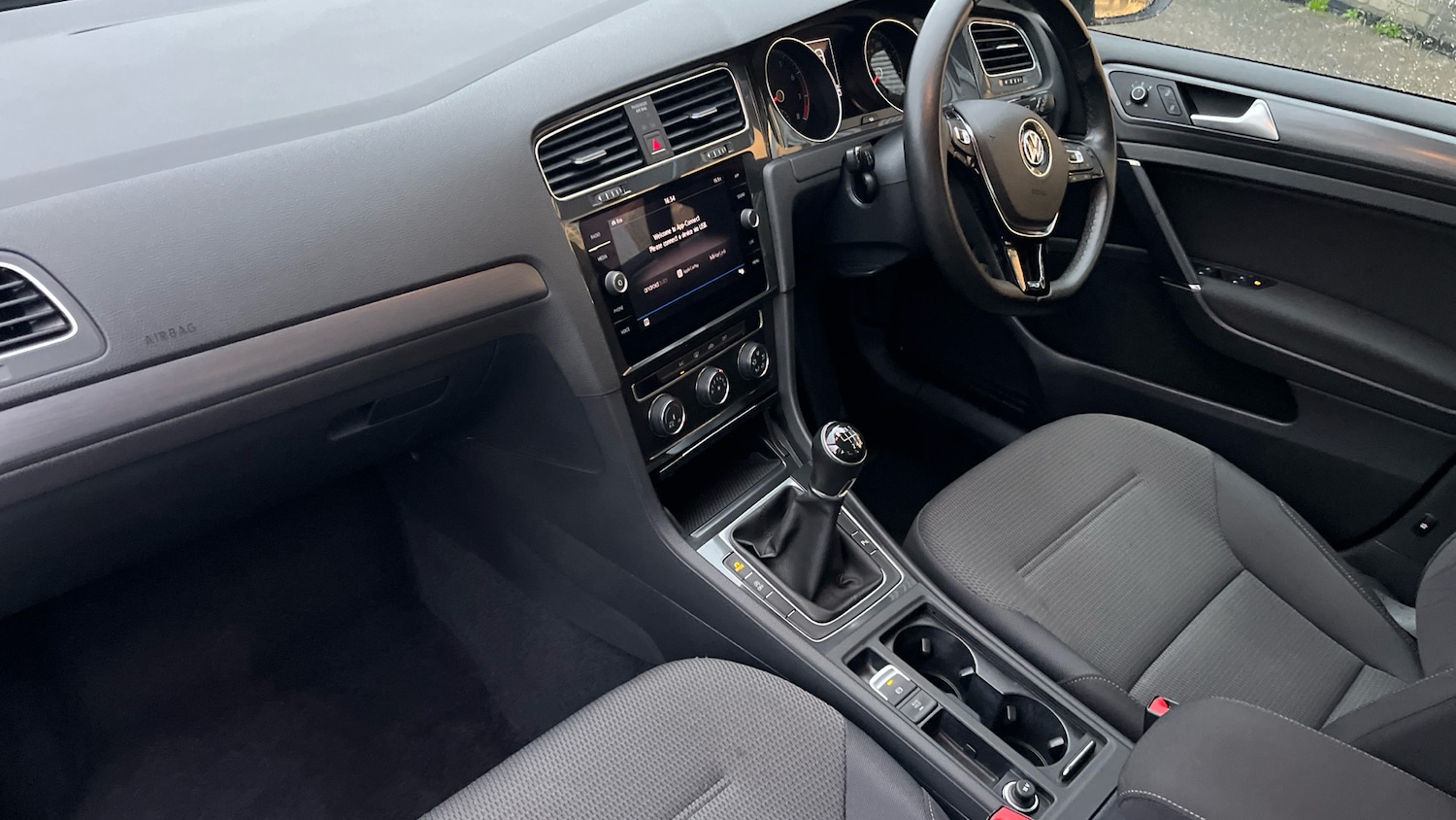 Used Volkswagen Golf 2017 for sale - 76649513: Photo 9