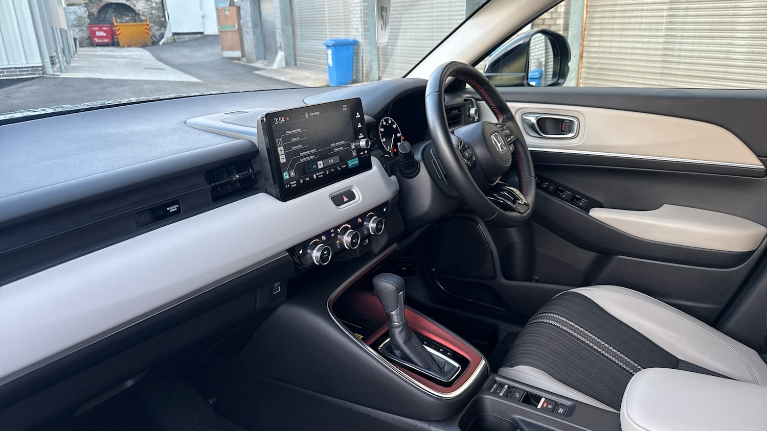 Used Honda HR-V 2024 for sale - 76907685: Photo 2