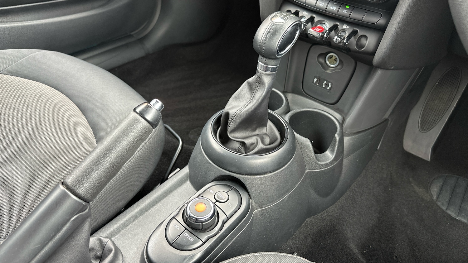 Used MINI Convertible 2016 for sale - 76611553: Photo 10