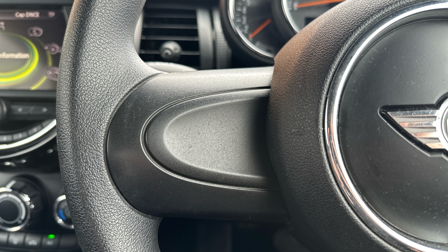 Used MINI Convertible 2016 for sale - 76611553: Photo 17