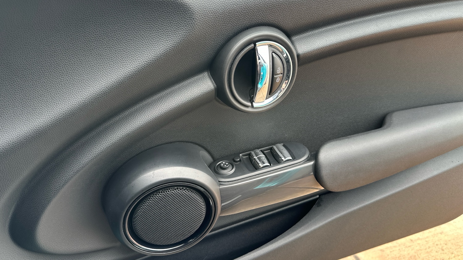 Used MINI Convertible 2016 for sale - 76611553: Photo 20