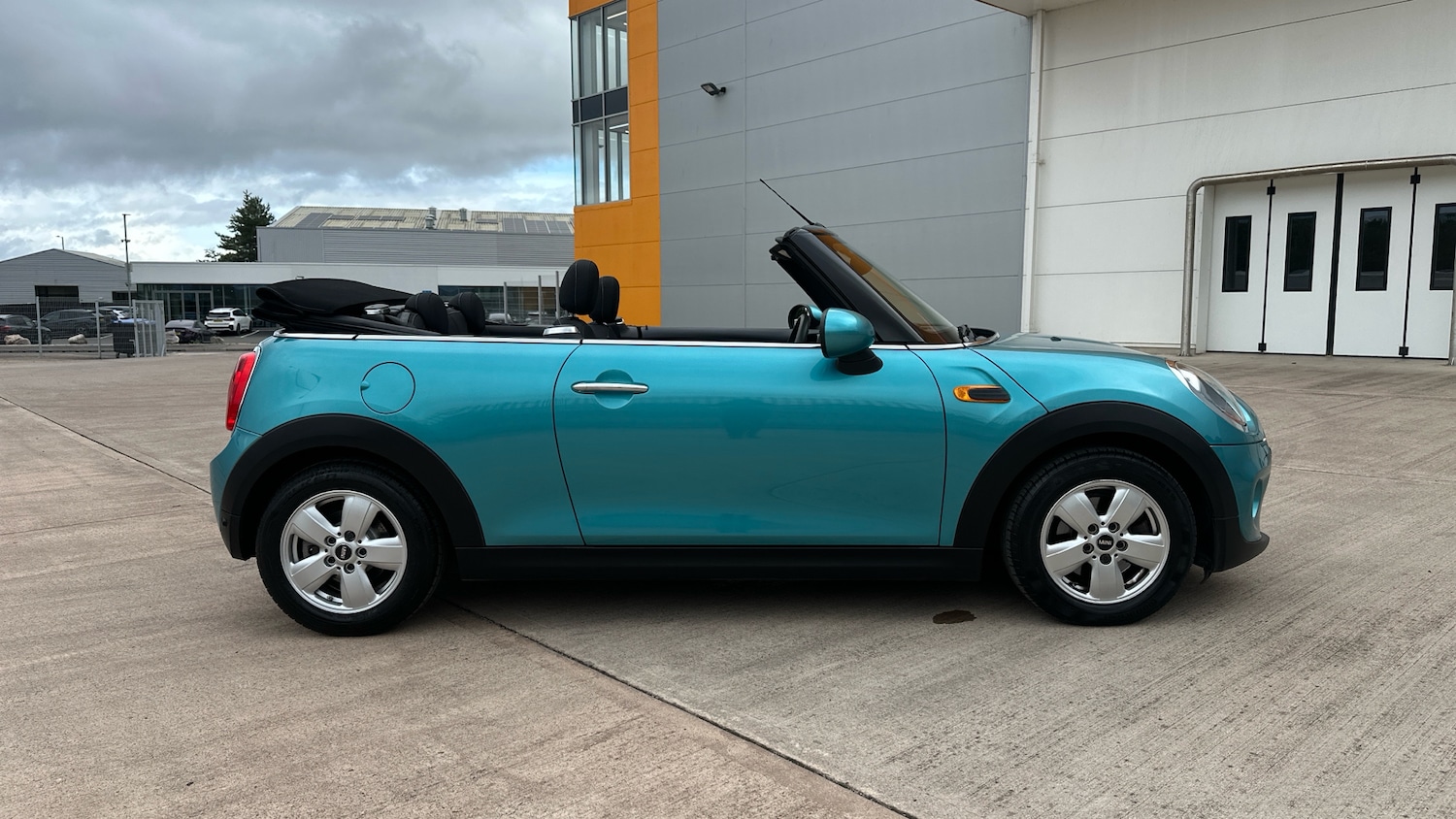 Used MINI Convertible 2016 for sale - 76611553: Photo 25