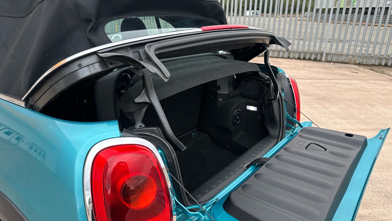 Used MINI Convertible 2016 for sale - 76611553: Photo 28