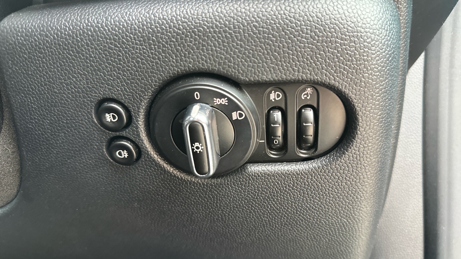 Used MINI Convertible 2016 for sale - 76611553: Photo 32