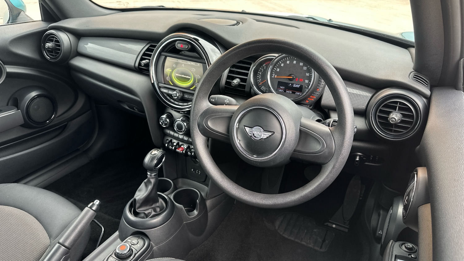 Used MINI Convertible 2016 for sale - 76611553: Photo 6