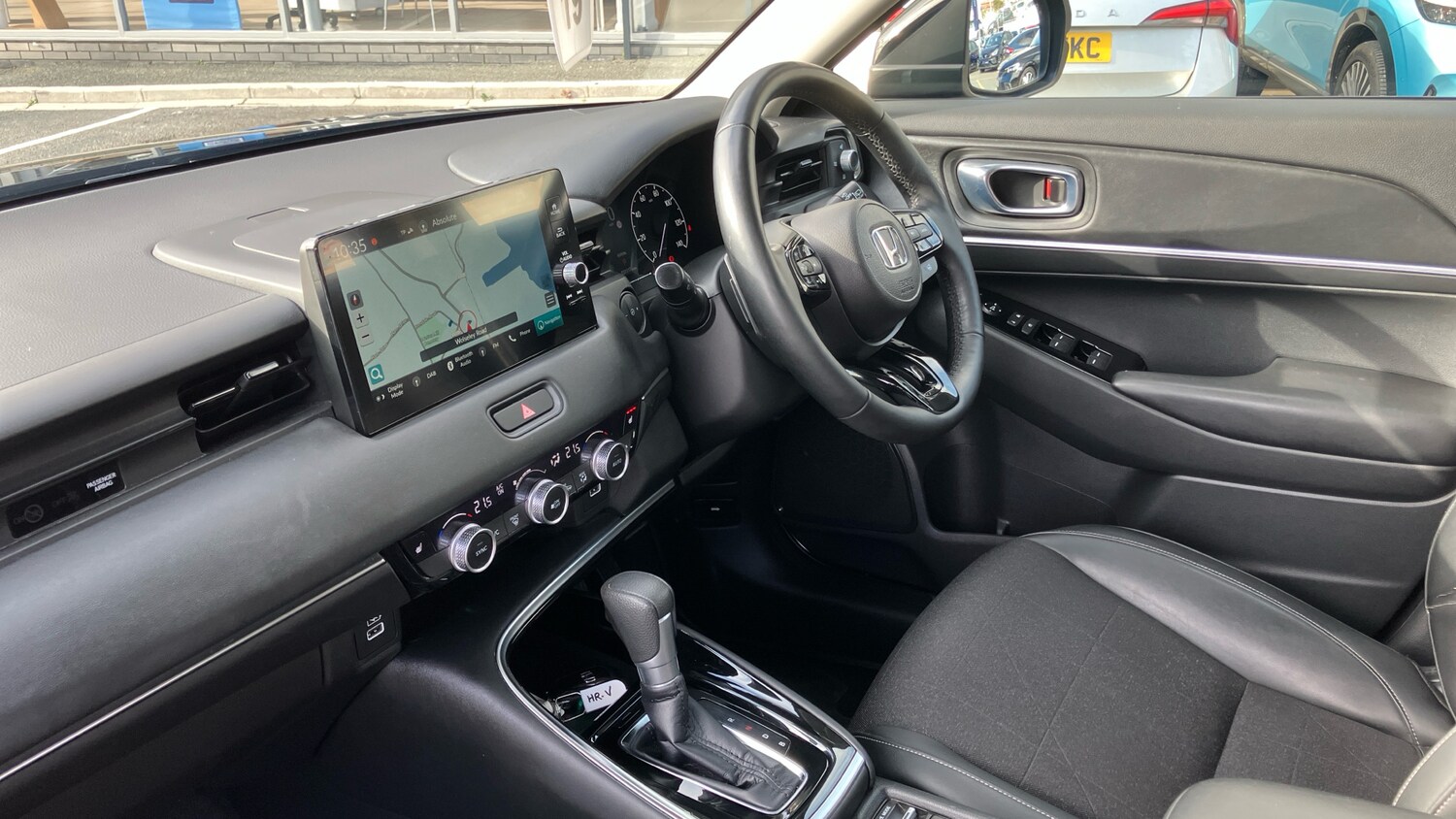 Used Honda HR-V 2022 for sale - 76541732: Photo 2