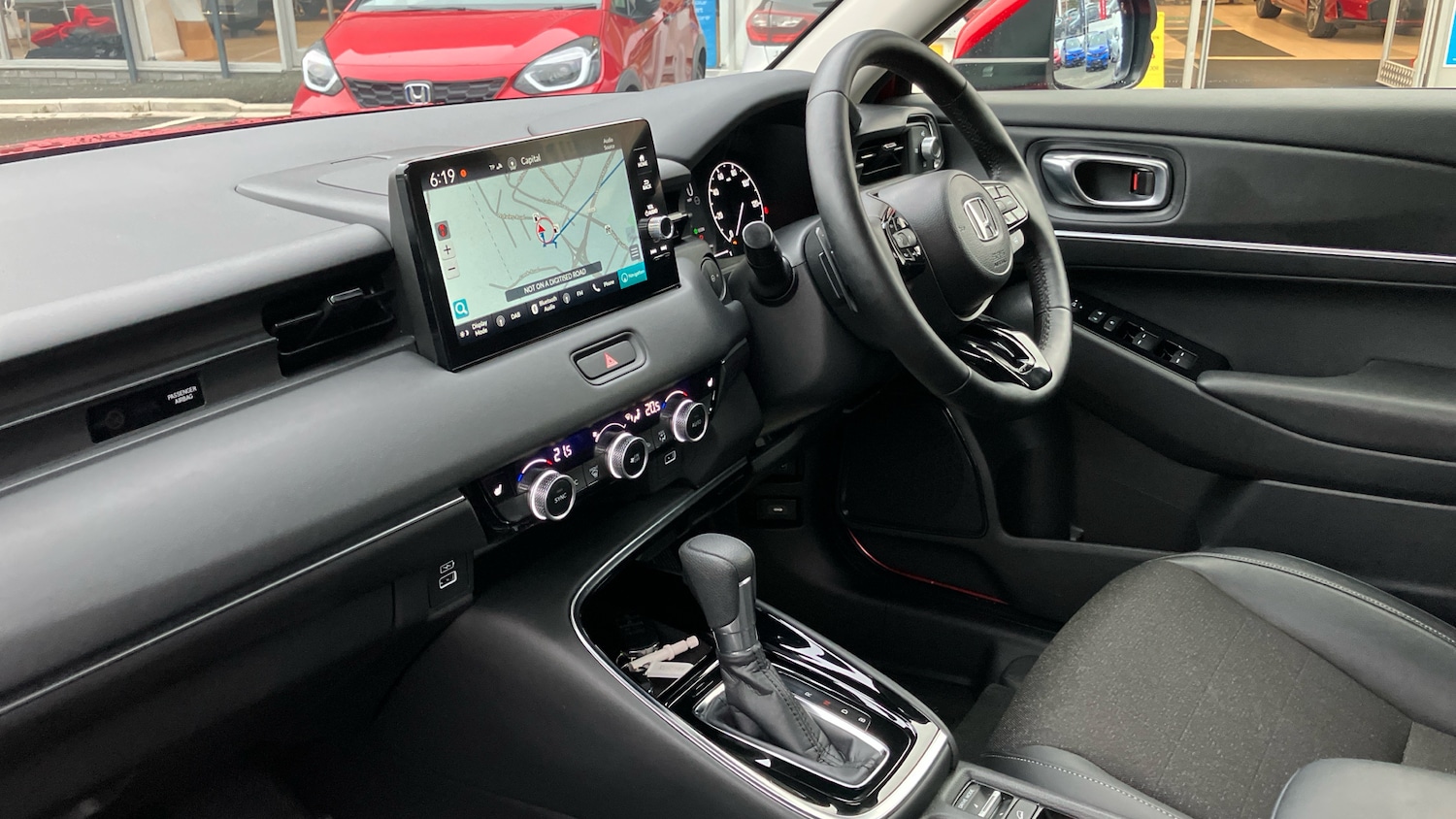 Used Honda HR-V 2023 for sale - 76076299: Photo 2