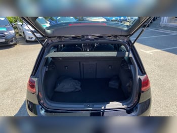 Used Volkswagen Golf 2018 for sale - 79665156: Photo