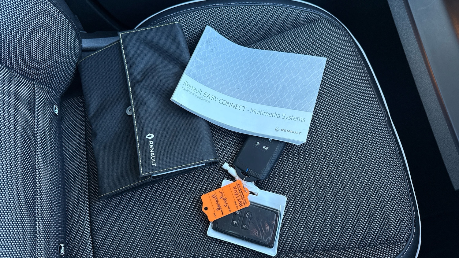 Used Renault Captur 2021 for sale - 77616087: Photo 19