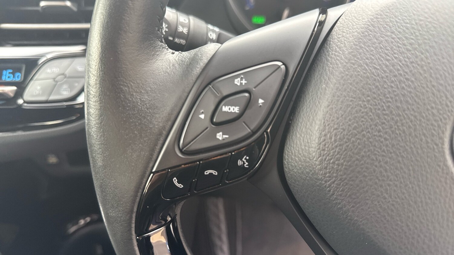 Used Toyota C-HR 2022 for sale - 76748864: Photo 31