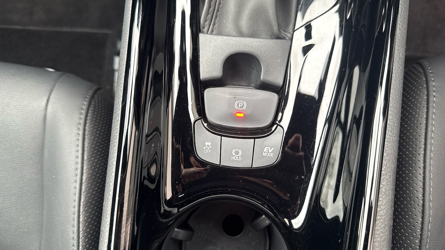 Used Toyota C-HR 2022 for sale - 76748864: Photo 40