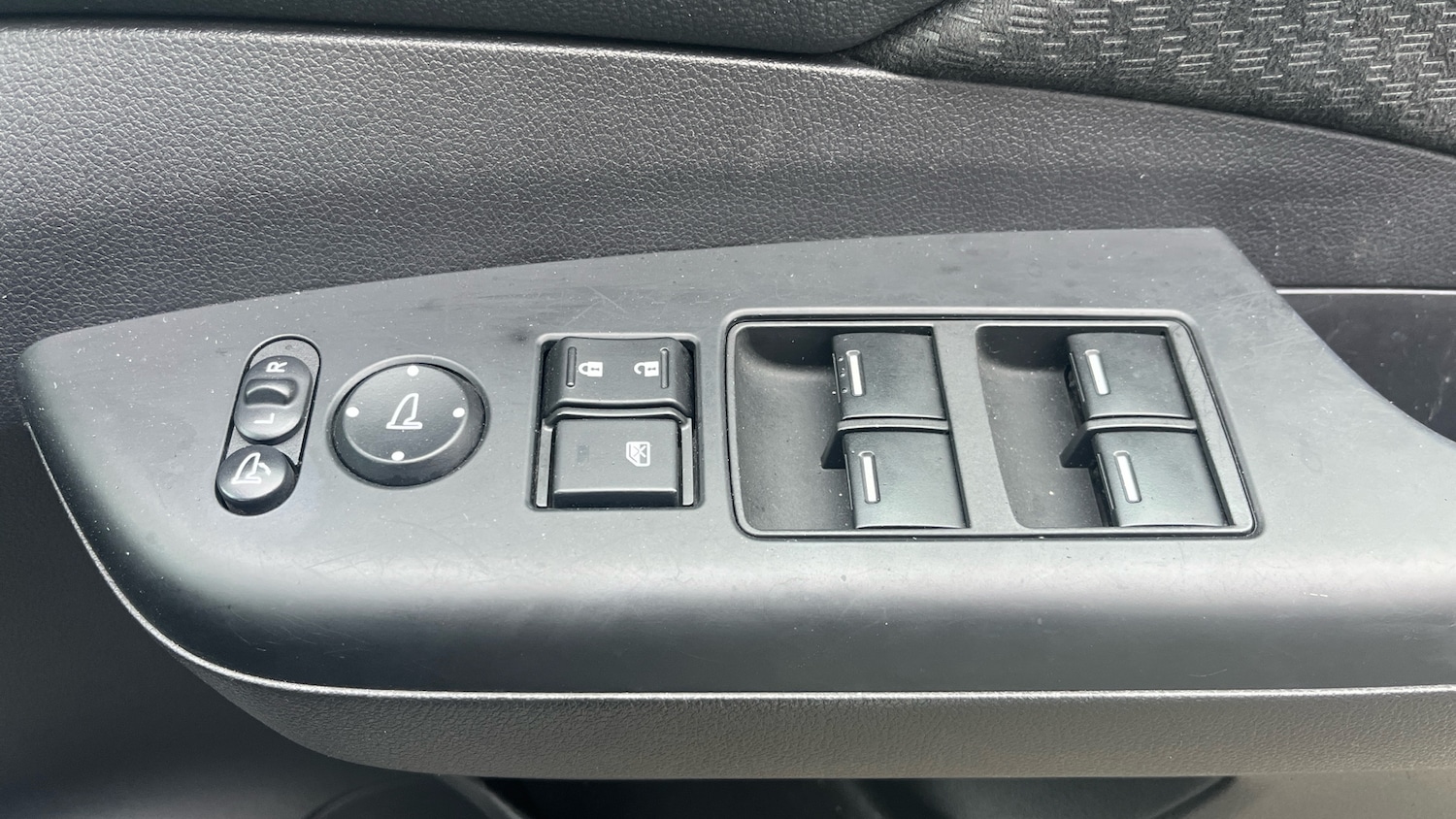 Used Honda CR-V 2016 for sale - 76409640: Photo 32