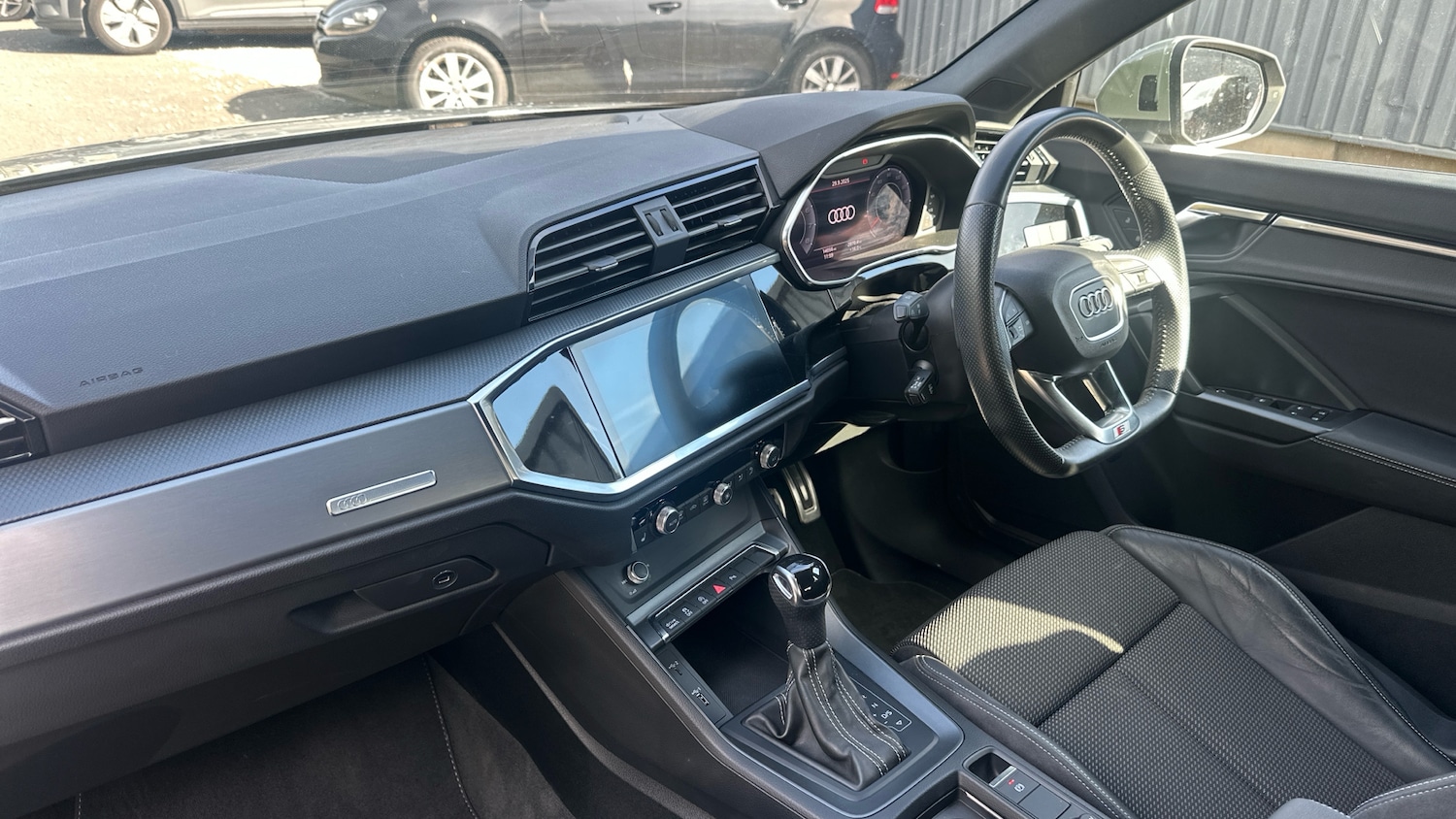 Used Audi Q3 2018 for sale - 76979688: Photo 9