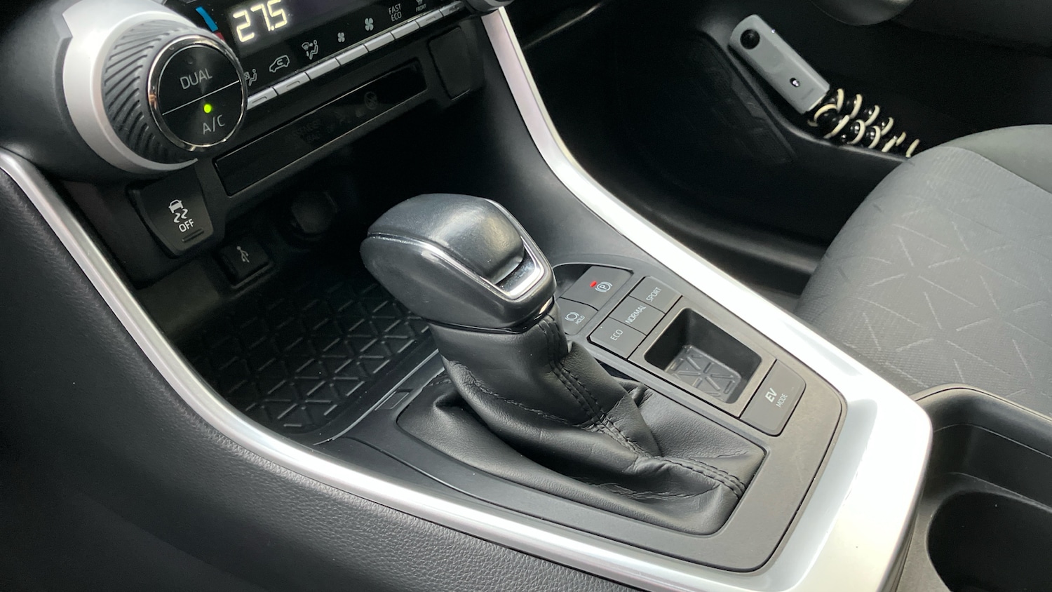 Used Toyota RAV4 2020 for sale - 76969659: Photo 13