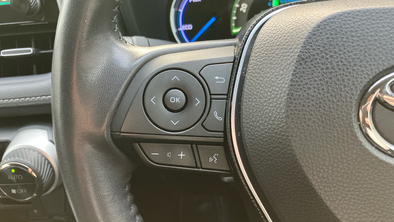 Used Toyota RAV4 2020 for sale - 76969659: Photo 34