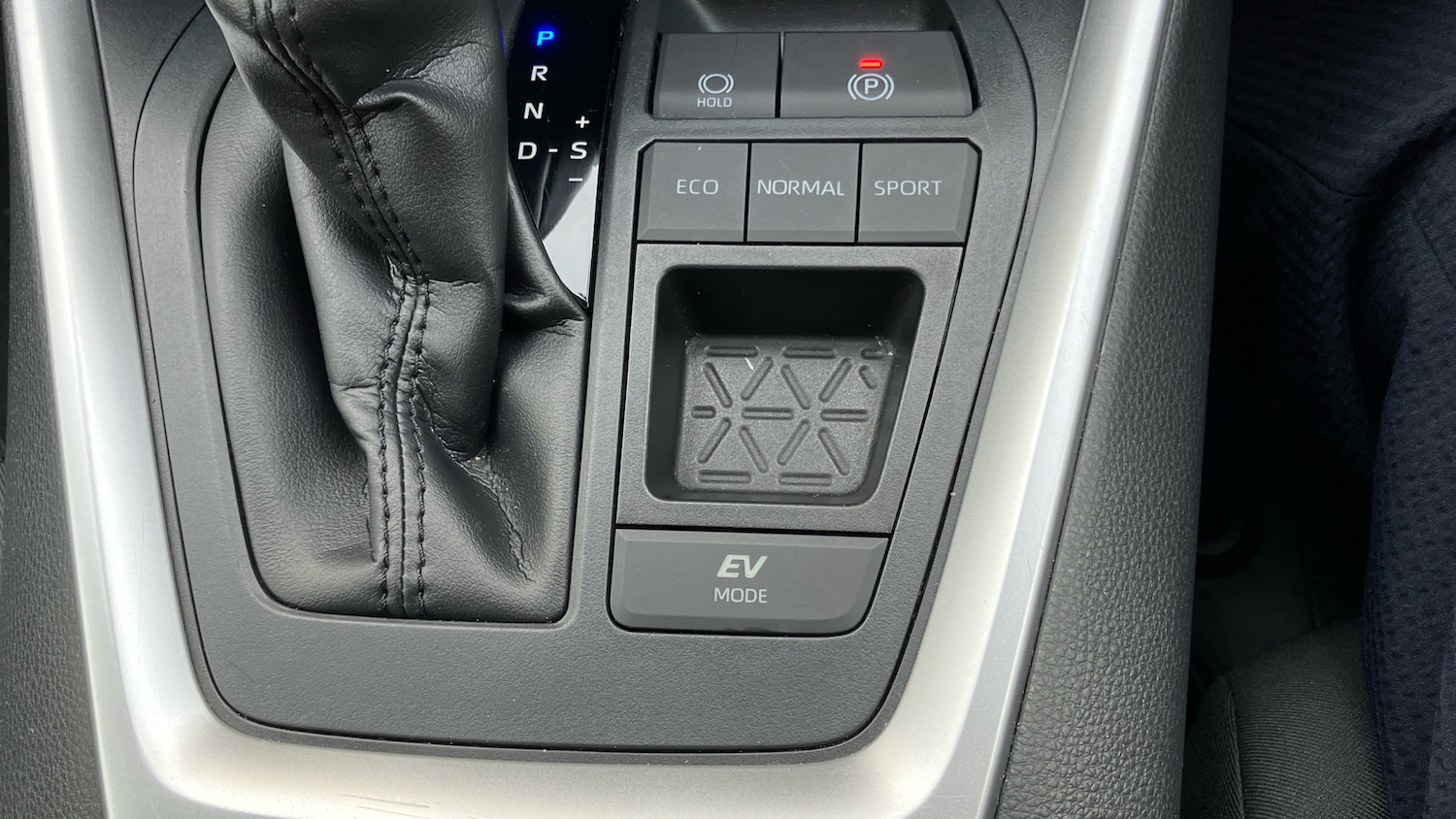 Used Toyota RAV4 2020 for sale - 76969659: Photo 37