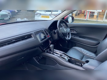 Used Honda HR-V 2017 for sale - 77493165: Photo