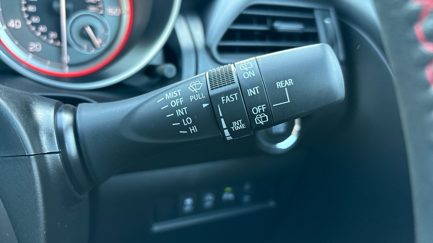 Used Suzuki Swift 2022 for sale - 76253105: Photo 32