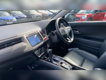 Used Honda HR-V 2017 for sale - 79571640: Photo