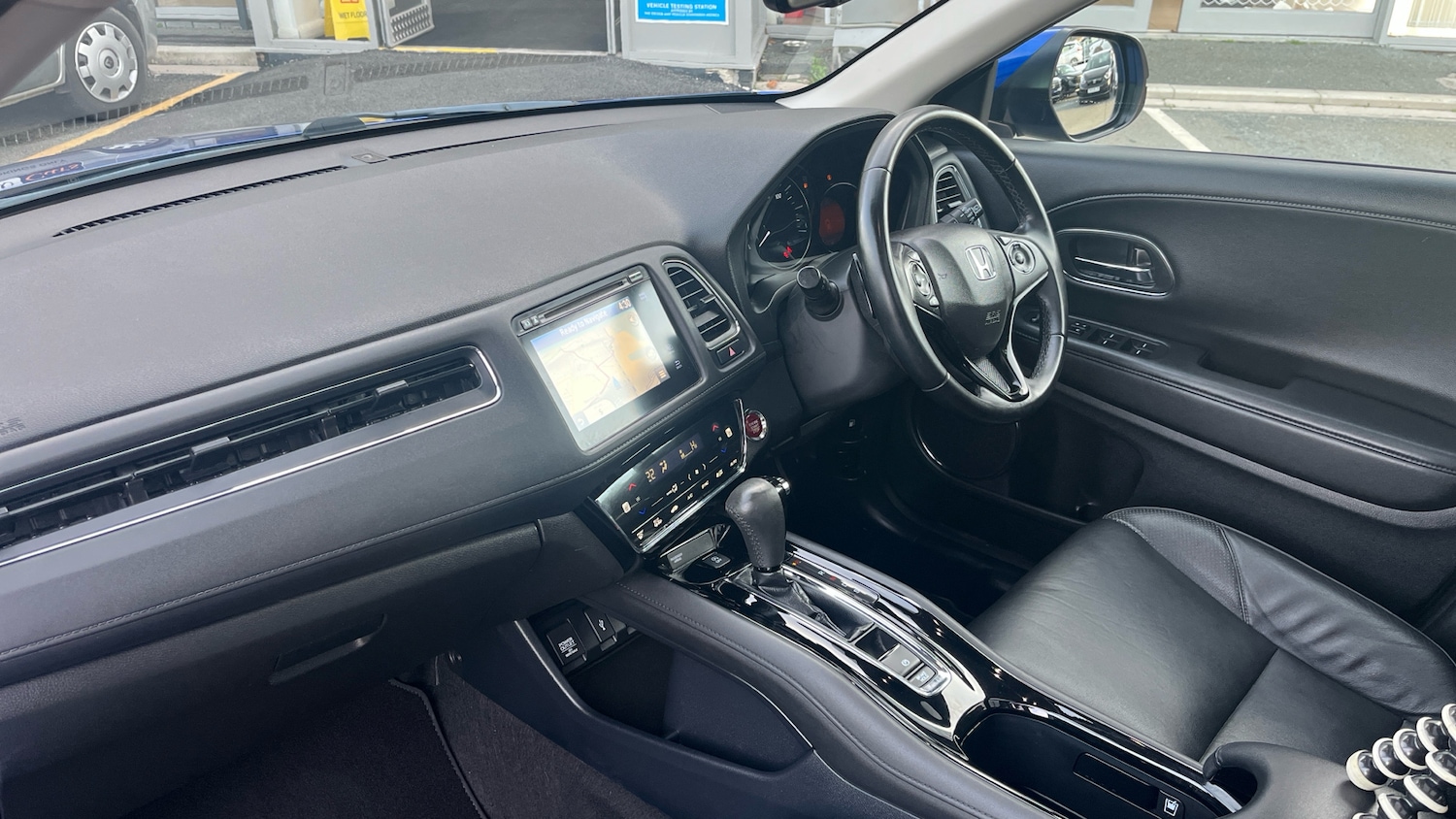 Used Honda HR-V 2018 for sale - 76193080: Photo 2