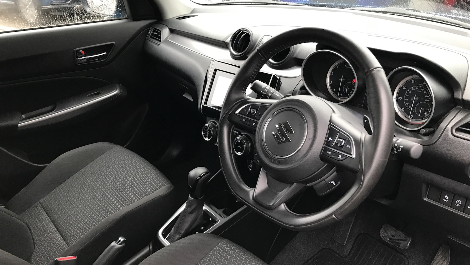 Used Suzuki Swift 2023 for sale - 77354214: Photo 11