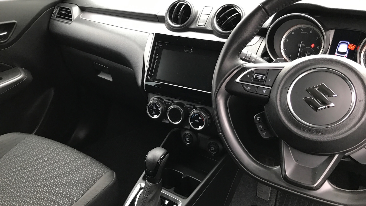 Used Suzuki Swift 2023 for sale - 77354214: Photo 14