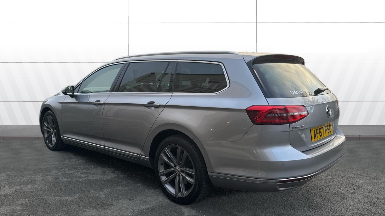 Used Volkswagen Passat 2017 for sale - 76603251: Photo 2