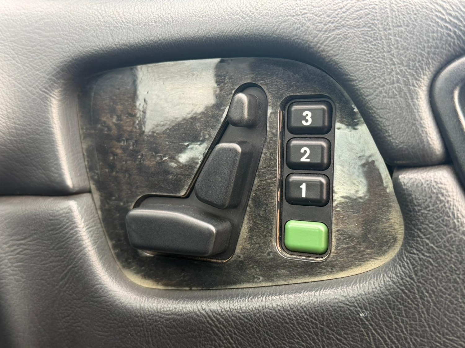 Used Mercedes-Benz CLK 2001 for sale - 77607484: Photo 23