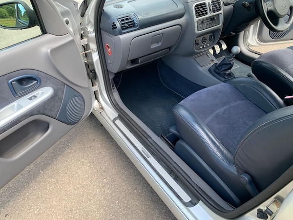 Used Renault Clio 2000 for sale - 76184570: Photo 32