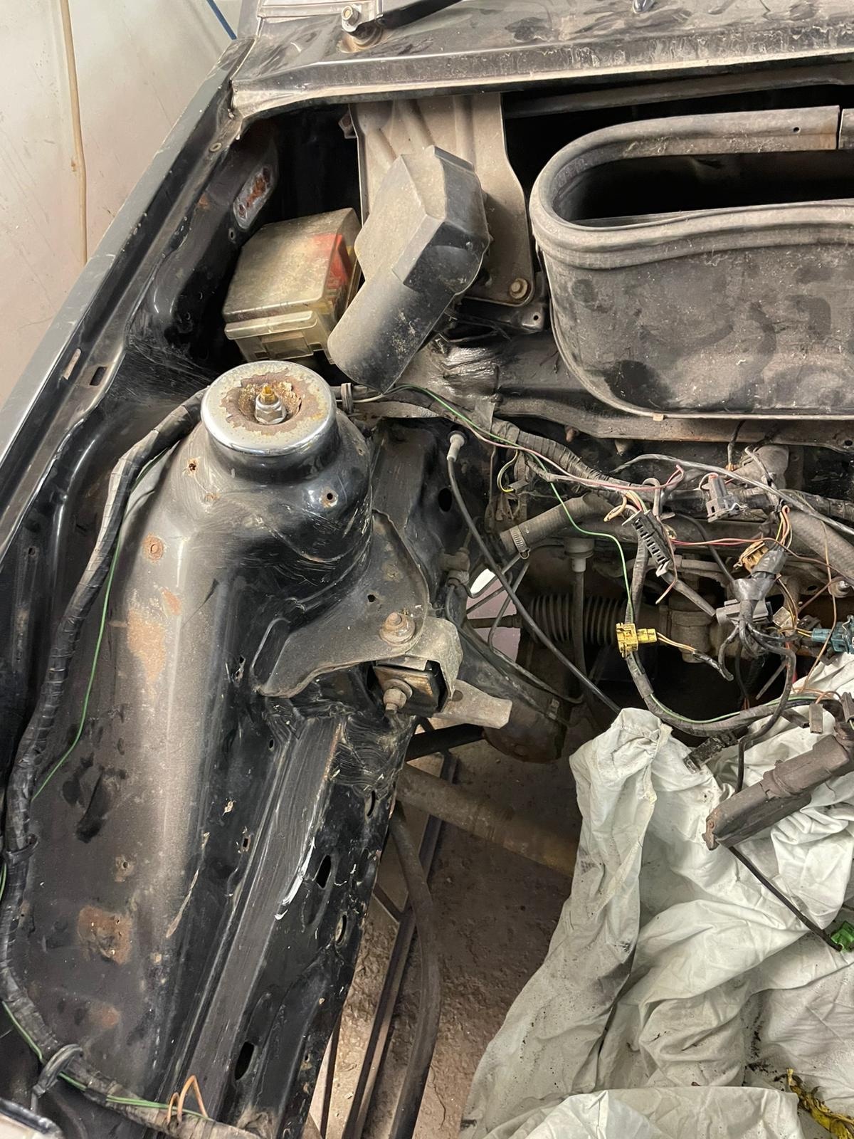 Used Ford Escort 1989 for sale - 78121643: Photo 25