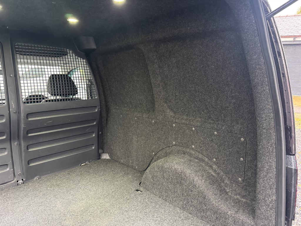 Used Volkswagen Caddy 2017 for sale - 76615882: Photo 5