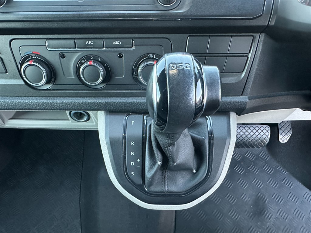 Used Volkswagen Transporter 2016 for sale - 76640624: Photo 26