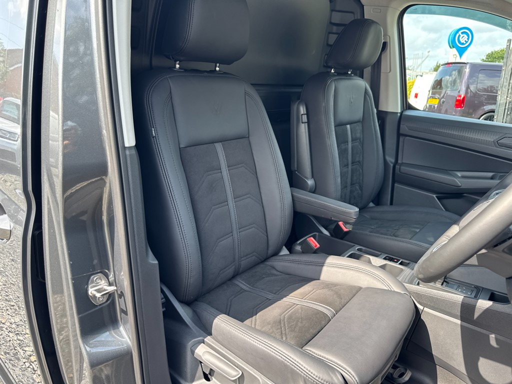 Used Volkswagen Caddy Maxi 2025 for sale - 76580409: Photo 2