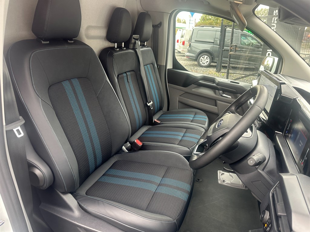 Used Ford Transit Custom 2024 for sale - 76580387: Photo 3