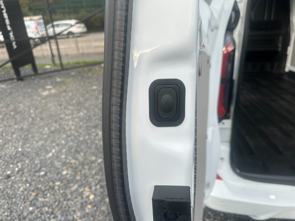 Used Ford Transit Custom 2024 for sale - 76580387: Photo 38