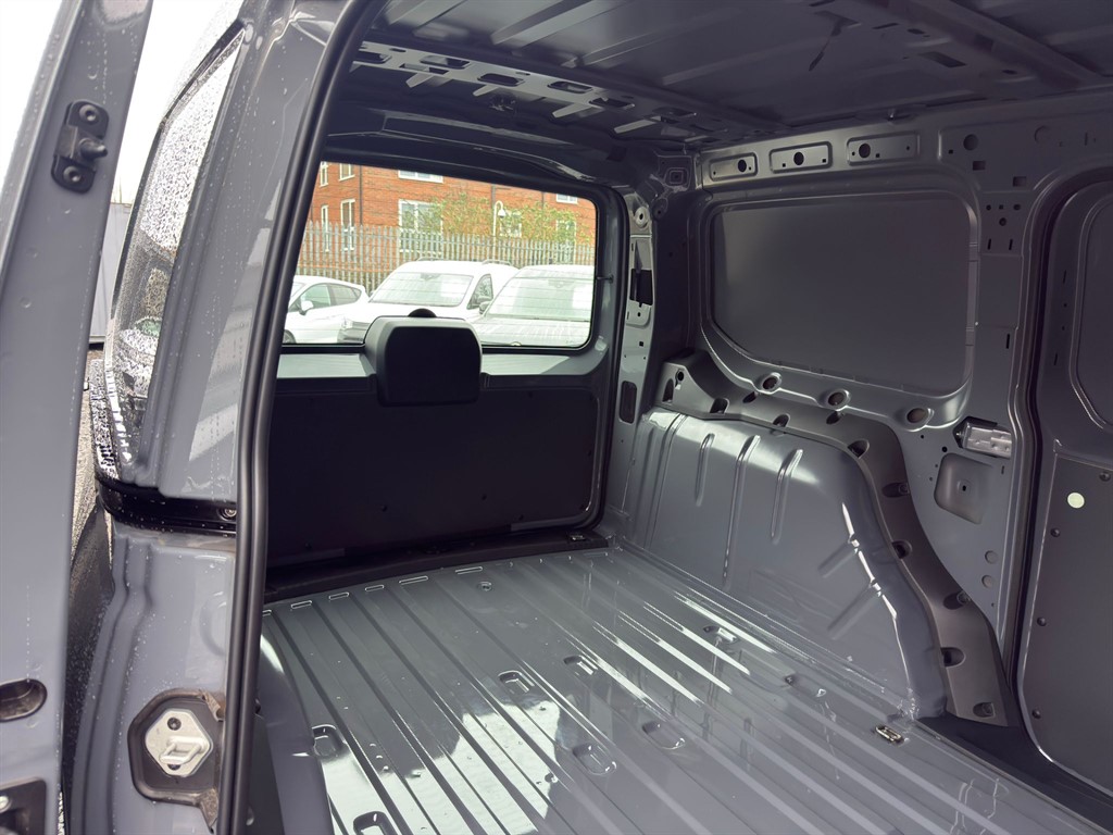 Used Volkswagen Caddy Maxi 2025 for sale - 76984374: Photo 28