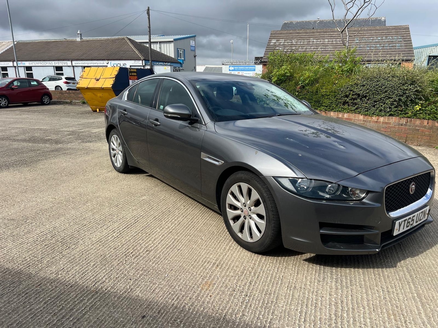 Used Jaguar XE 2015 for sale - 75639287: Photo 1