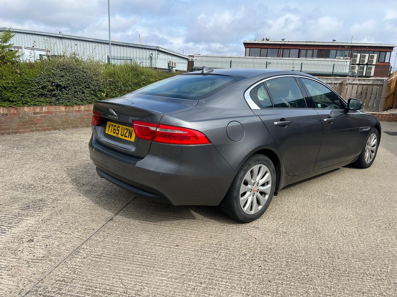 Used Jaguar XE 2015 for sale - 75639287: Photo 5