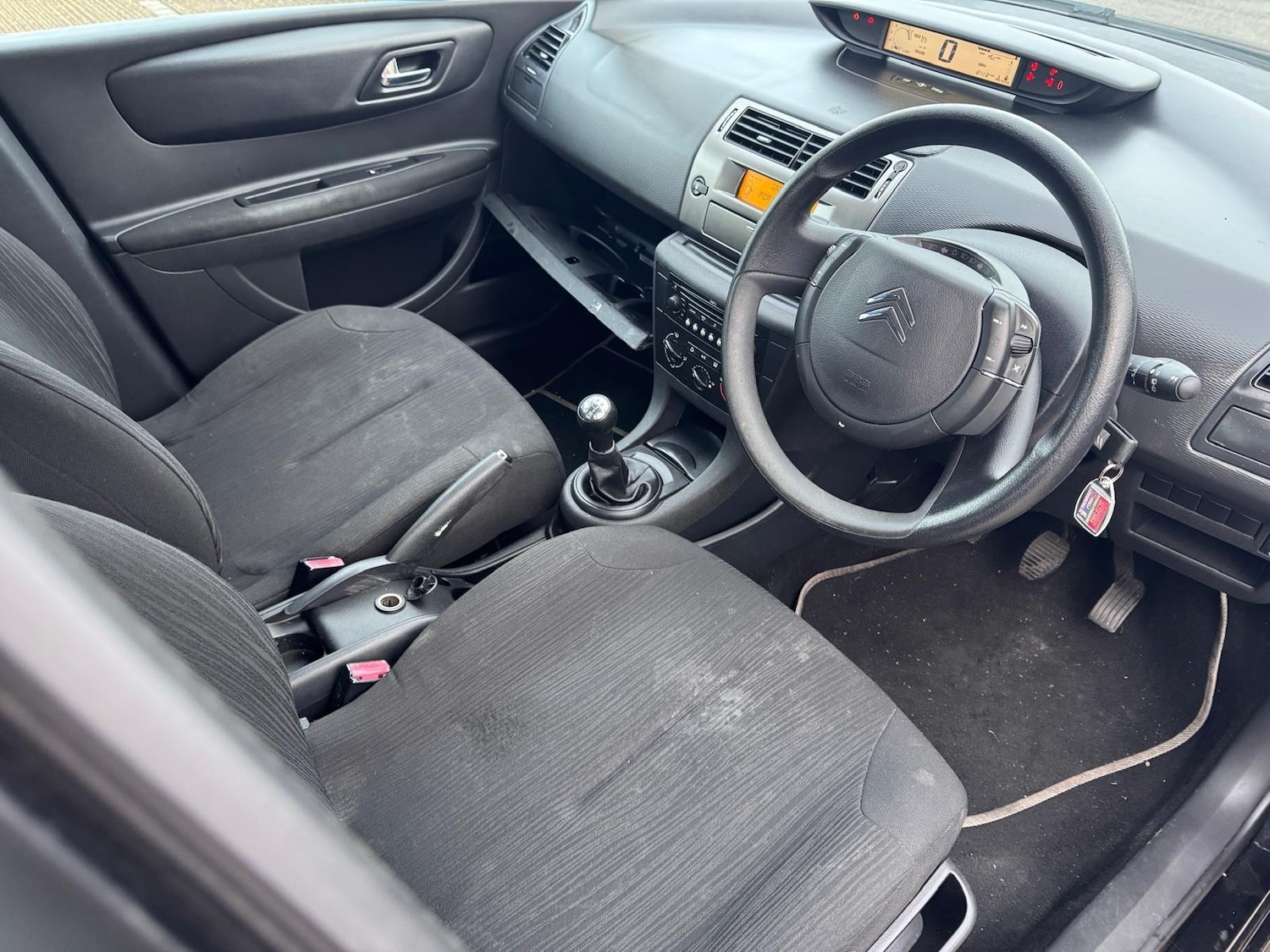 Used Citroen C4 2010 for sale - 76682395: Photo 16